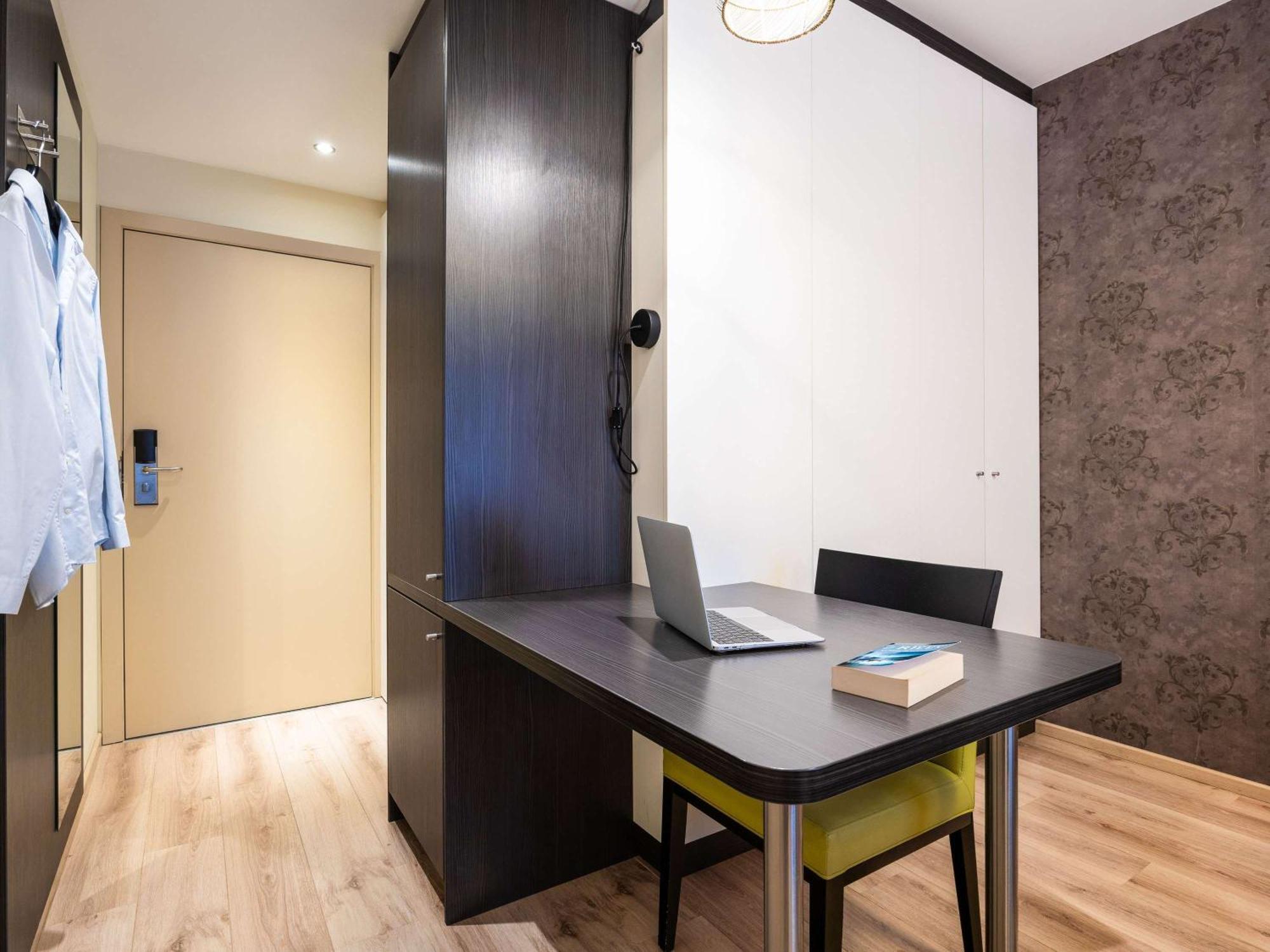 Ibis Styles Hotel Brussels Centre Stephanie Saint-Gilles Exterior photo